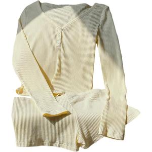 WDIRARA Women's 2 Piece Outfits Skinny Mini Shorts Set V Neck Long Sleeve Knitted Outfits (Yellow, L)