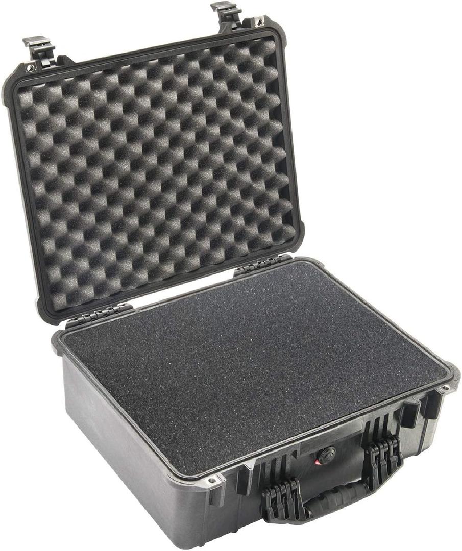 Pelican 1550 Case With Foam (Black)