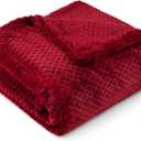 PAVILIA Maroon Red Throw Blanket for Couch Bed, Soft Fleece Throws for Sofa Chair, Fuzzy Waffle Textured Blanket, Cozy Warm Lightweight All Season Blanket Throw, 50x60