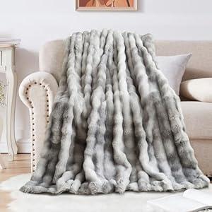 Soft Warm Faux Rabbit Fur Blanket - Thick 1000 G/ M Faux Fur Throw with Ruffles - Fluffy, Versatile for Bed, Sofa, Office (Tie Dye Grau, 130x160cm / 51"x63")