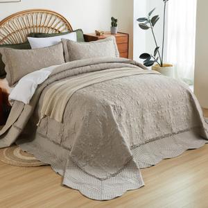 EVENHUG Oversized Quilts Set King Size 3 Piece Bedding Set Reversible Bedspread with 2 Pillow Shams Coverlet Lightweight Soft Bed Cover for All Season(120"X128",Beige Taupe), Super King