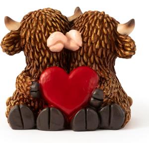 Valentines Highland Cow Figurine - Sweet Love Heart Couple Resin Statue Valentine's Day Art Sculpture Table Topper Calf Lover Farmhouse Home Garden Housewarming Gift Wedding Party Table Decor