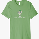 GILDAN Drinks Well With Others Funny Leprechaun Martini Cocktail Premium T-Shirt,L