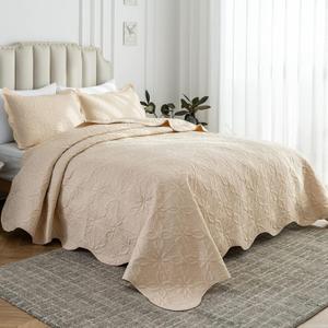 Twin/Twin XL Size Quilt Set 2 Pieces, Soft Lightweight Summer Bedspread, Reversible Microfiber Bed Coverlet for All Seasons, Beige, Floral Pattern (1 Quilt, 1 Pillow Sham)