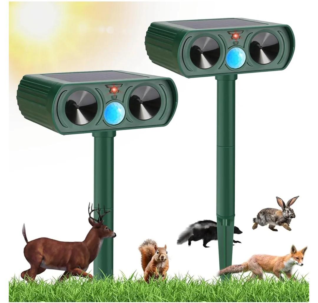 Squirrel Ultrasonic Animal Solar Outdoor Mouse Suitable for Home Garden with LED Light Waterproof Bird Deterrent Suitable for Skunk Squirrel Raccoon Wild Cat Rabbit（10pc）