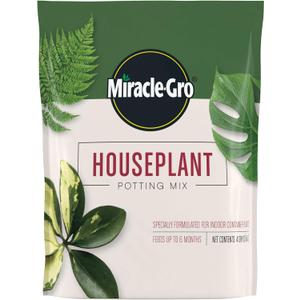 Miracle-Gro Houseplant Potting Mix: Fertilized, Perlite Soil for Indoor Gardening, Designed to Be Less Prone to Gnats, 4 qt. (1 Pack)