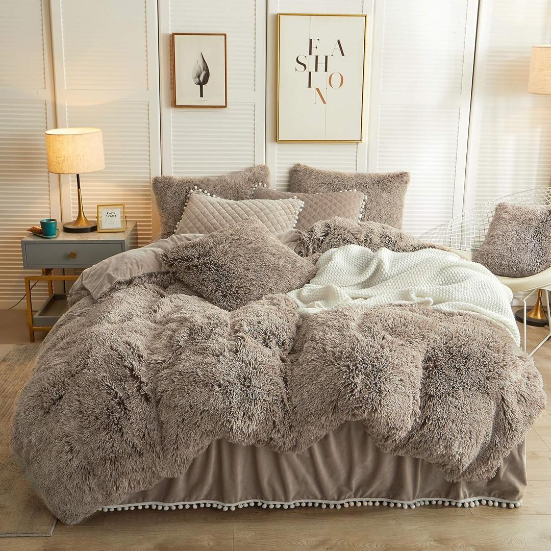 LIFEREVO Luxury Plush Shaggy Duvet Cover Set, Soft Velvet Fluffy Furry Duvet Cover Set(1 Faux Fur Fuzzy Comforter Cover + 1 Pompoms Pillow Case) Bedding Set, Zipper Closure(Twin/Twin XL, Ombre Khaki)