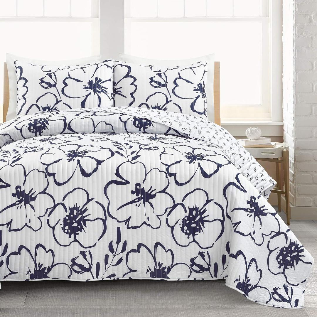 Lush Decor Scandinavian Floral Quilt King Size Reversible 3 Piece Set Navy & White - Floral Bedding Set King Quilt - White Bedding - Cottage Core Decor