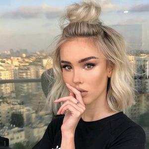 Maycaur Ash Blonde Lace Front Wigs Short Wavy Women's Costume Wigs Brown Roots Synthetic Loose Wave Frontal Lace Wigs 14 Inch