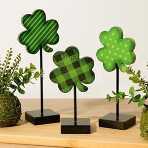 Treory St Patricks Day Decorations, 3pcs Lucky Shamrock Wooden Sign on Stand Irish Wood Centerpiece Table Decorations, Freestanding Shamrock Signs St. Patrick's Day Decor for Gift Desk Party Home