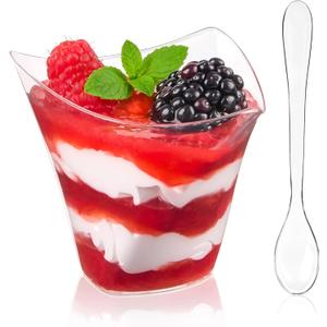 Qeirudu 4 oz Triangular Mini Dessert Cups with Spoons, 50 Pack Plastic Appetizer Cups Reusable Shooter Cups for Pudding Fruit Yogurt Parfait Ice Cream