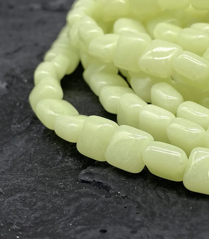 ABCGEMS Glow-in-Dark Mexican Olive-Green Aragonite Beads (AKA Cave Calcite- Extremely Rare) Crystal Chakra Energy Healing Stone DIY Jewelry Making Smooth Square 8mm ABCGEMS Glow-in-Dark Mexican Olive-Green Aragonite Beads (AKA Cave Calcite- Extremely Rare) Crystal Chakra Energy Healing Stone DIY Jewelry Making Smooth Square 8mm