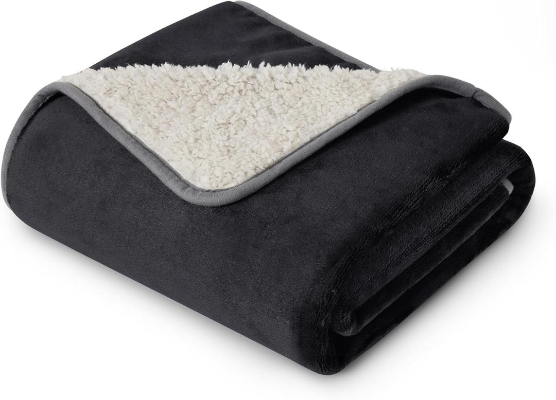 Bedsure Waterproof Blanket for Bed - Sherpa Fleece Waterproof Dog Blankets for Large Dogs, Pet Blankets for Bed/Couch/Dog Crate, Soft Plush Reversible Furniture Protector, Twin Size, 80"x60", Black