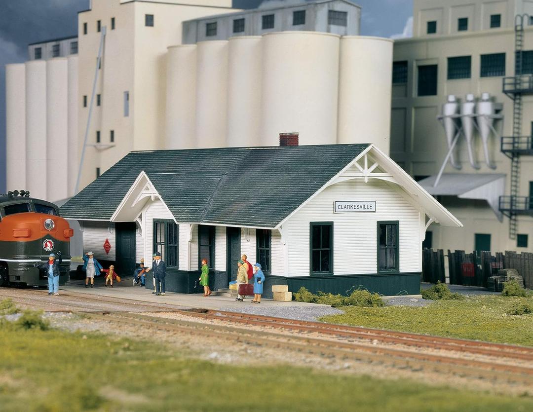 Walthers Cornerstone Clarkesville Depot 933-3240 N Scale Model Railroad - Structure Kit
