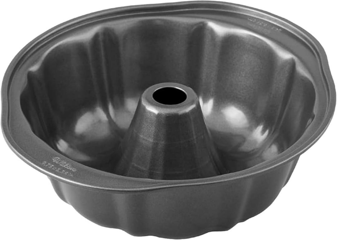 Wilton Gold Premium Non-Stick Warp-Resistant Bakeware, Made without PFAs, Fluted Tube Pan, 9.49 in