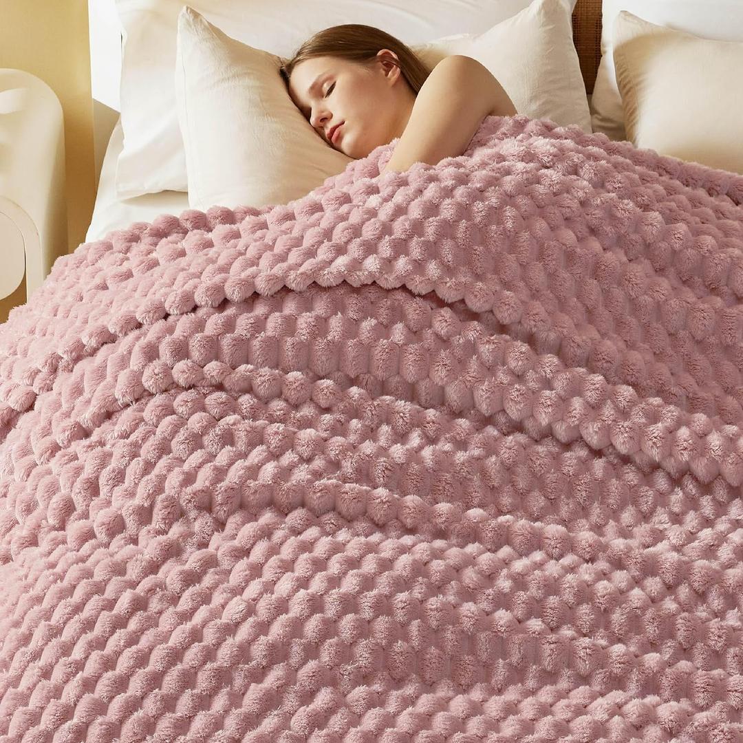 Bedsure Blanket Queen Size for Bed - 350GSM Fluffy Plush Bubble Blanket Queen Size for Home Room Decor, GentleSoft Cute Fleece Soft Cozy Gifts for Women Girls, Dusty Rose, 90x90 Inches