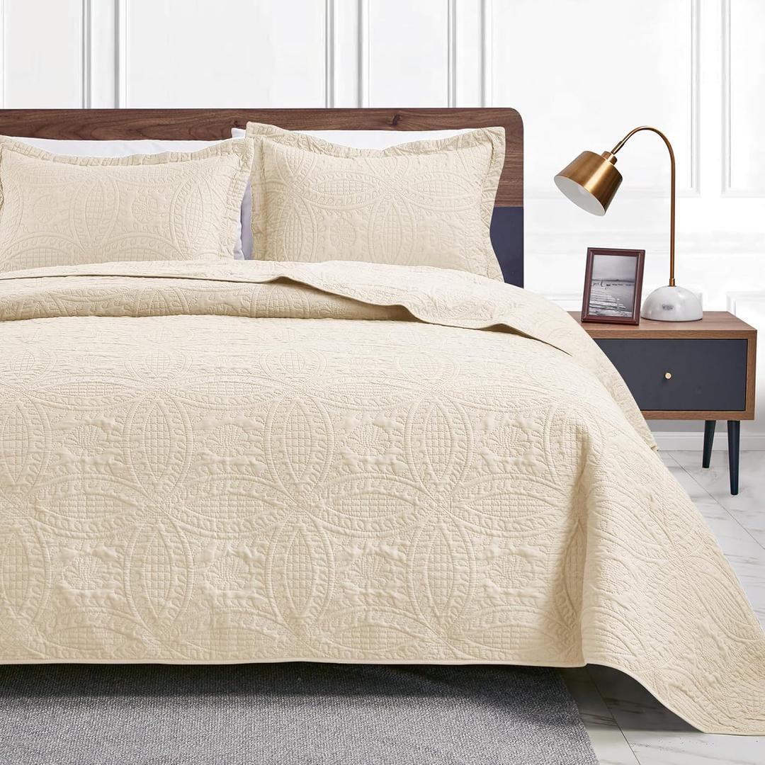 Love's Cabin California King Size Bedding Set - Beige Bedspreads, Lightweight Quilt, 2 Pillow Shams - All Season Coin Pattern Coverlet (Cal King (118"x106"), Coin Pattern Beige)