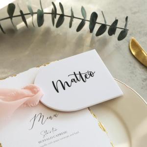 UNIQOOO 18 Pcs White Arch Acrylic Place Cards, 3.5x3 inches DIY Blank Half Circle Acrylic Sign, 3mm Thick Perfect for Wedding Table Decor, Birthday, Centerpiece, Decoration, Party, Event