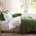 LEAONME Full/Queen Quilt Set 3 Pieces, Lightweight Olive Green Bedspread-90''x98'', Soft Microfiber Summer Quilt/Coverlet, Luxurious Warm Bedding Sets for All Seasons (Includes 1 Quilt, 2 Shams)