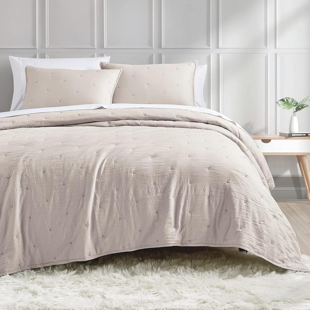 BOURINA Embroidery Quilt Set 3-Piece Oversized King Quilt Set Pre-Washed Microfiber Ultra Soft Lightweight Star Embroidery Bedspread Coverlet Set, Beige