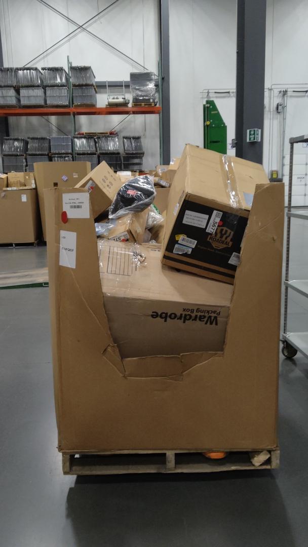 Pallet of Salvage Items 