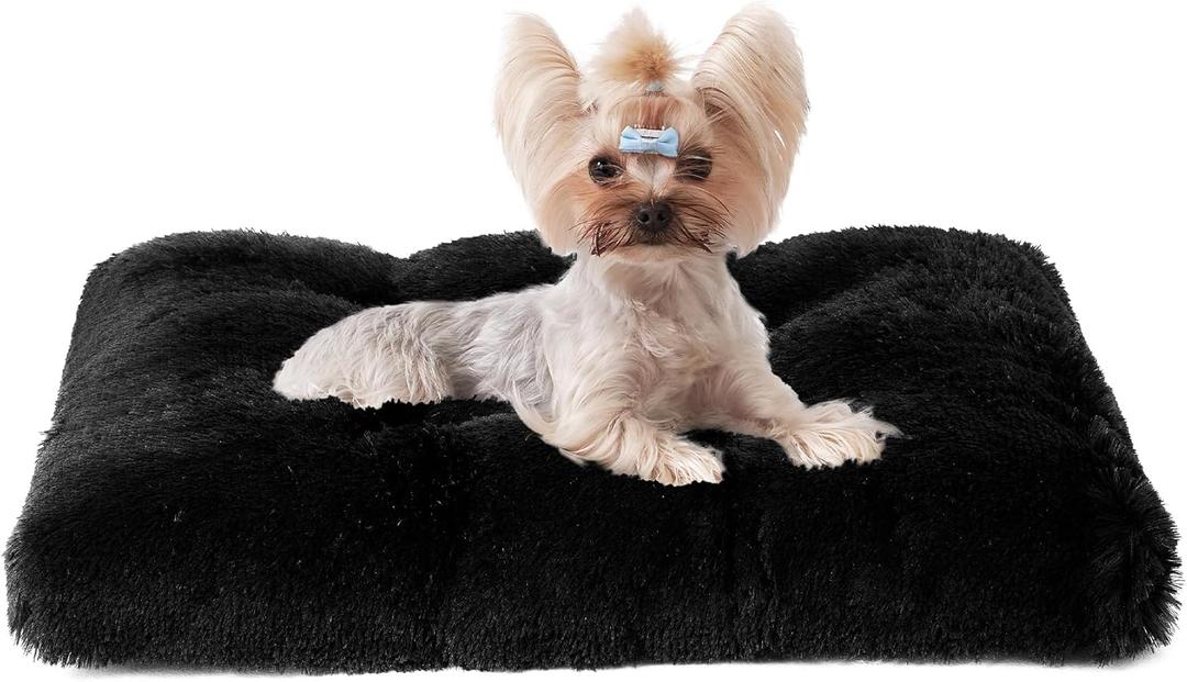 EHEYCIGA Fluffy Dog Crate Bed for Small Dogs, Plush Faux Fur Crate Pad, Calming Anti Anxiety Small Dog Bed, Washable Soft Warm Mat with Non-Slip Bottom, Black (23.6 x 17.5)
