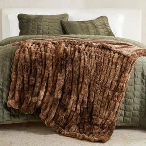 Great Bay Home Fuzzy Ruched Faux Fur Brown Throw Blanket | Ultra|Soft Reversible Throw | Thick Throw for Chair, Sofa, or Bed | Warm, Reversible Blanket (Brown, 50" x 60")