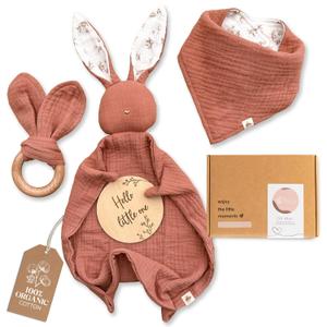 Mikito Organic Cotton Newborn Gifts Box, Unisex Loveys & Accessories incl. Muslin Baby Comforter + Baby Bandana Bib + Wooden Teether + Birth Announcement Sign (Copper)
