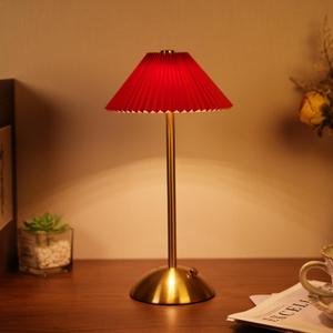 Cordless LED Table Lamp, Bedside Modern Dimmable Touch Lamp with USB Port for Bedroom, Living Room, Student Dormitory (Red)