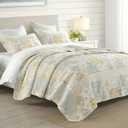 QuiltMuse Yellow Oversized King Quilt 120" x120" - 100% Cotton Lightweight California King Bedspread with 2 Pillowshams, Farmhouse Reversible Extra Large Floral Bedding Coverlet Set for All Season