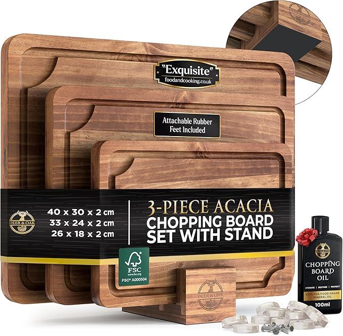 Deer & Oak 3-Piece Acacia Chopping Board Set with Stand, Includes Chopping Board Oil, Pre-Oiled Wooden Chopping Boards for Kitchens, FSC Certified Durable Kitchen Chopping Boards for Meat
