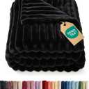 Super Soft Fleece Blanket King Size - Fleece Throw Blanket for Bed, Couch & Chair - Cozy, Warm & Breathable - All Season Fuzzy, Cute Decor, Microplush Bedding for Women, Men and Teens - 90x108, Black