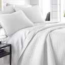 Southshore Fine Living, Inc. White King Quilt Set with 2 Pillow Shams, Lightweight Coverlet, King Size Quilt, Stain & Pet Hair Resistant Bedding Set, Standard/California Size, Bright White