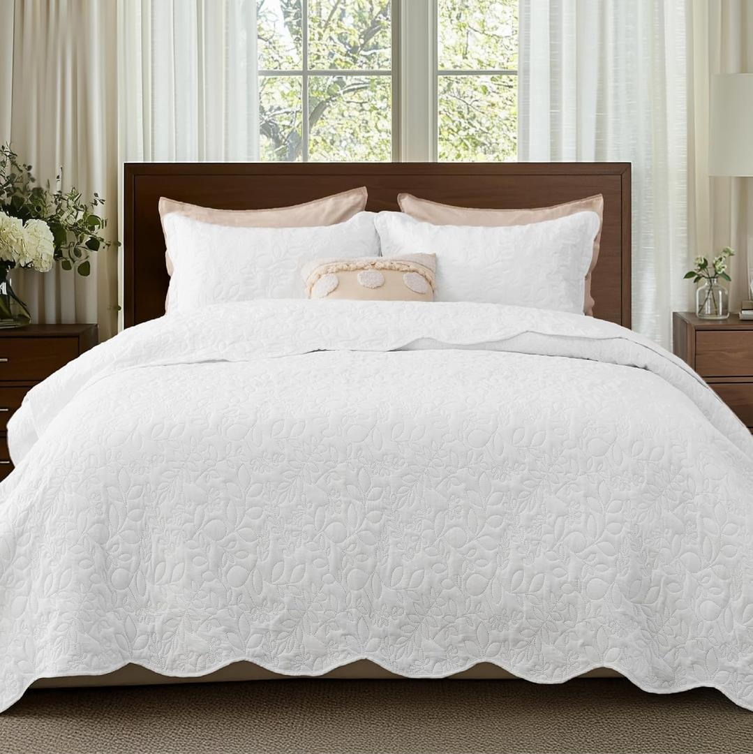 Bedsure Quilts Queen Size - Ultra Soft Pre-Washed Bedspread - Lightweight Pure White Comforter - Cloud Bedding with Leaf Design 90x96 Inch