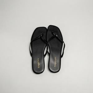 mazeskin Womens Memory Foam Flip Flops Flat Thong Sandals Soft Vegan Leather Comfortable Cushioned Casual Dressy Beach Summer Minimalist Slim Slide Shoes Indoor Outdoor, Size 8