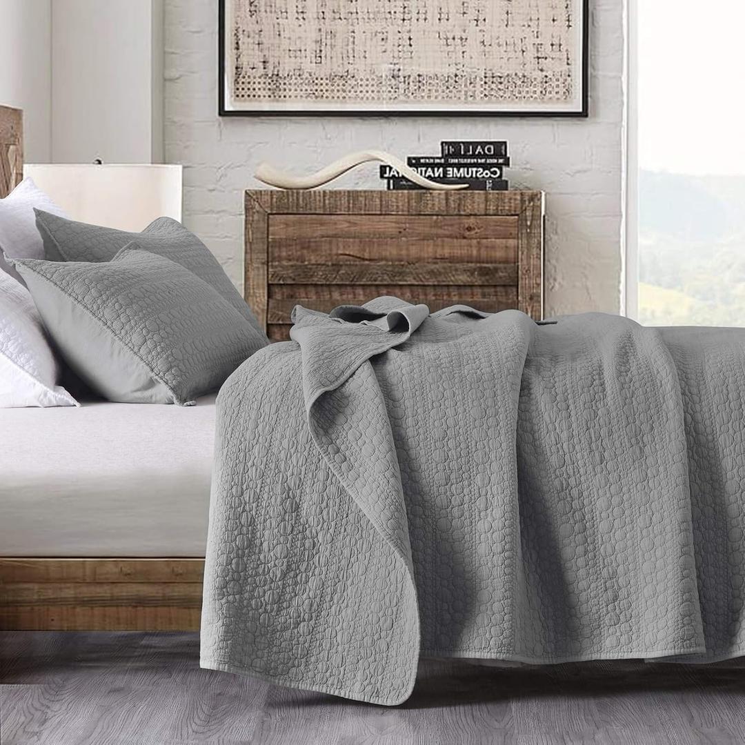 HORIMOTE HOME Quilt Set King Size Grey, Classic Geometric Spots Stitched Pattern, Pre-Washed Microfiber Chic Rustic Look, Ultra Soft Lightweight Quilted Bedspread for All Season, 3 Pieces