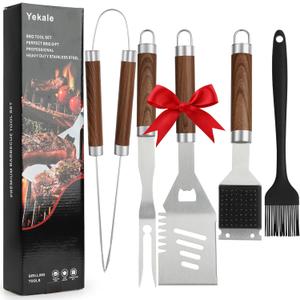 Yekale BBQ Grill Accessories Set, Grill Tools Grilling Accessories Grilling Gifts for Men - Spatula, Fork, Brush, Tongs & Cleaning Brush - Outdoor Barbecue Utensils Gifts for Men Dad Him (Wood)