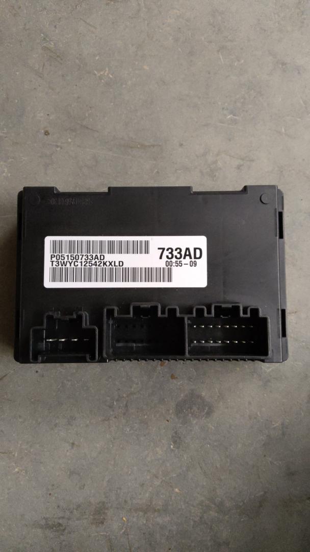 2014-2015 Jeep Grand Cherokee Transfer Case Control Module 05150733AD OEM A1