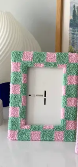 4x6 Inch Soft Faux Fur Photo Frame, Decorative Small Picture Frame for Desktop, Bookshelf, Wall Hanging, Home or Office Decor