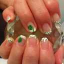 St. Patricks Day Press on Nails Short French Tip Fake Nails Green False Nails with Shamrock Designs Acrylic Artificial Nails Lucky March 17th Nail Decorations for Women Girls