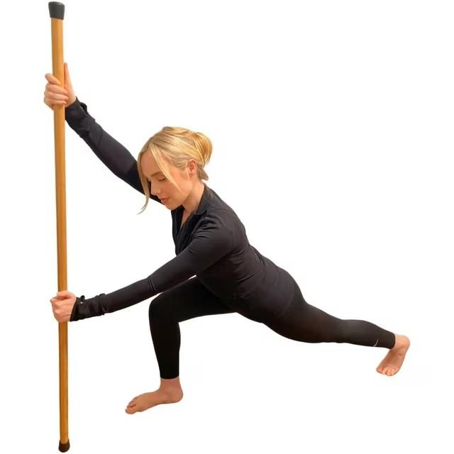 Sturdy Yoga Stick Made from Natural Bamboo - Stretching Stick for All Fitness Levels - Stretch Stick for Mobility, Balance and Flexibility with Non-Slip Rubber Ends