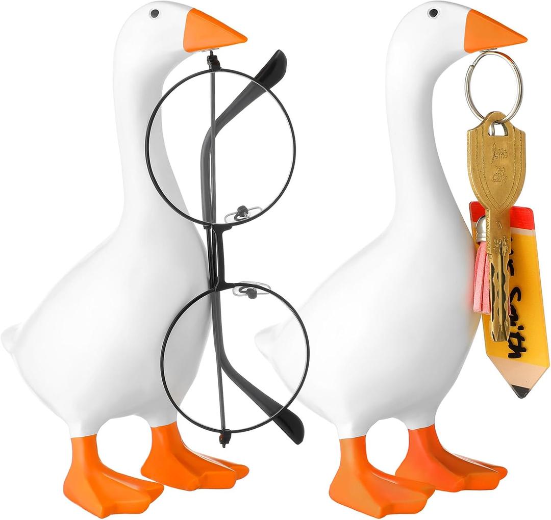 Vercraft 2 Pack Magnetic Desk Goose Key Holder Cute Resin Goose Statue Kawaii Room Office Table Desktop Decor Aesthetic Funny Key Hanging Holder for Home and New Apartment, Unique Housewarming Gifts