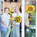Welcome Summer Sign for Front Door Decor 11.5" Hello Summer Door Sign Wooden Sunflower Wreaths Hanger for Porch Home Farmhouse Wall Indoor Outdoor Decorations