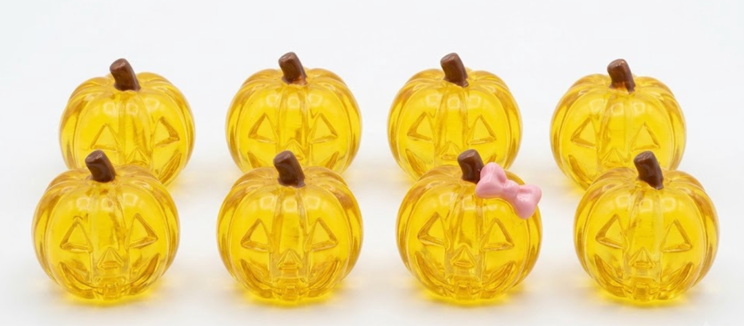 Crystal Pumpkin Decor, Pressed Glass Pumpkin Ornament 1.57x1.18in, 30 Pieces, Yellow Artificial Fruit for Home Office Table, Holiday Gift