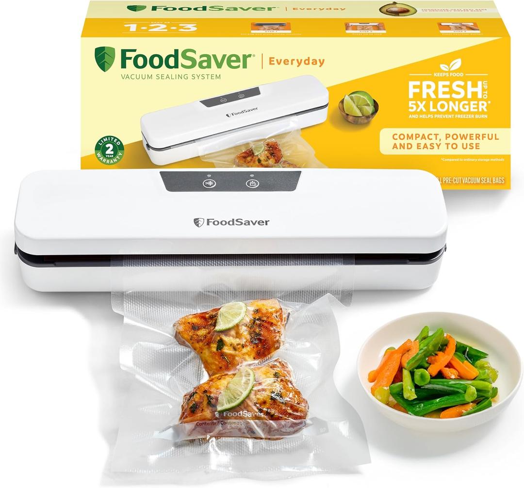 FoodSaver Everyday Vacuum Sealer | Keeps Your Food Fresh | Vacuum Sealer with Compact Design | With 5 Vacuum Sealer Bags (0.94L & 3.78L) | VS0290X