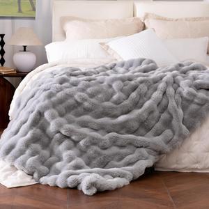 Cozy Bliss Faux Fur Throw Blanket for Couch, Fuzzy Soft Plush Thick Bubble Blanket for Sofa Bedroom Living Room,50 * 60 Inches Light Grey