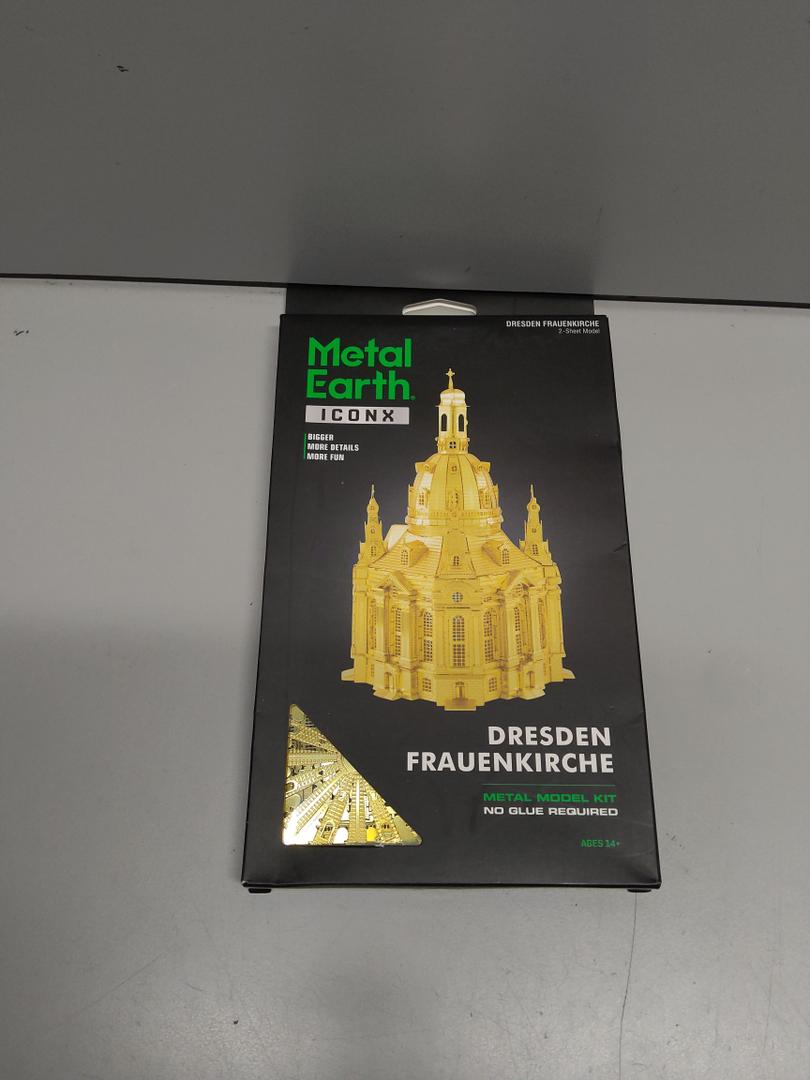 Metal Earth Fascinations Premium Series St Basil's Cathedral 3D Metal Model Kit Bundle with Tweezers