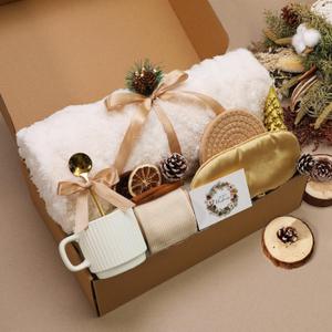 Vesici 10 Pcs Christmas Basket Gifts for Women Coworkers Farmhouse Christmas Cozy Set Gift Box with Blanket Rustic Stuff for Her Mom Wife Girlfriend Sister Teacher