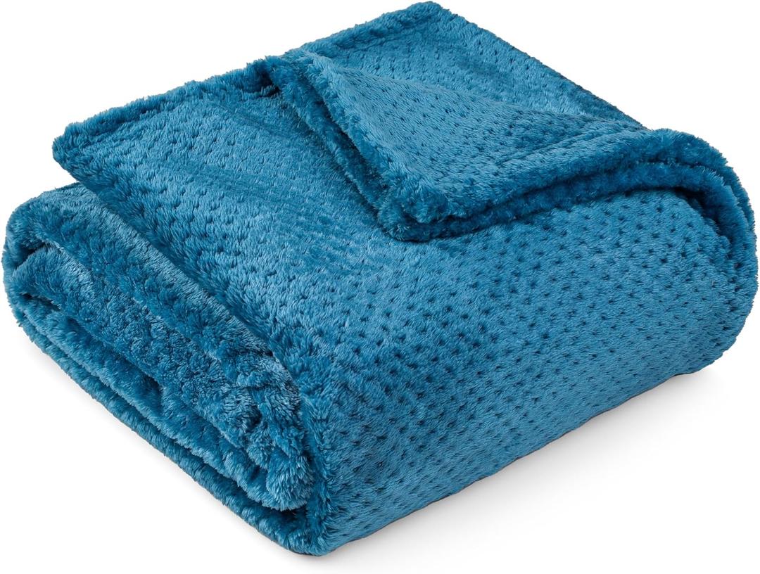 PAVILIA Turquoise Blue Throw Blanket for Couch, Twin Bed, Soft Fleece Throws for Sofa Chair, Fuzzy Waffle Textured Blanket, Cozy Warm Lightweight All Season Blanket Throw, 60x80