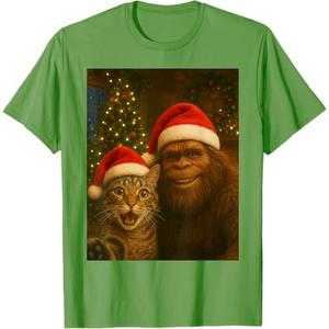 Funny Cat Selfie with Bigfoot Christmas Sasquatch T-Shirt Size M, Grass Green